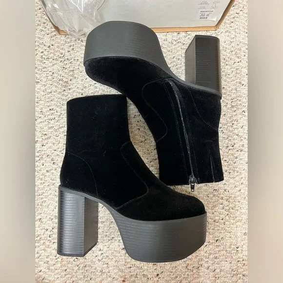 Urban Outfitters Black Platform Shoes - Picture 3 of 7